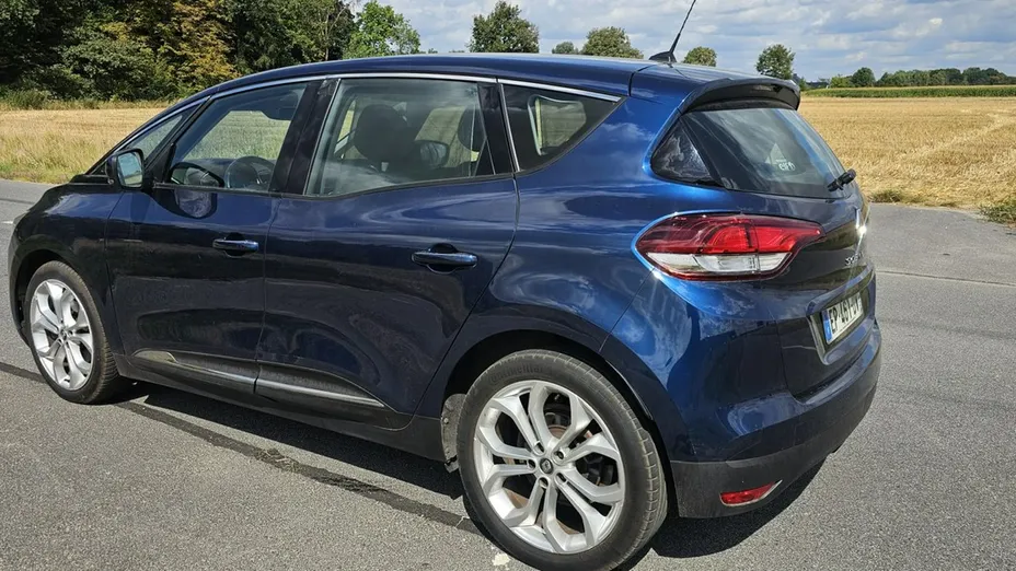 RENAULT Scenic -