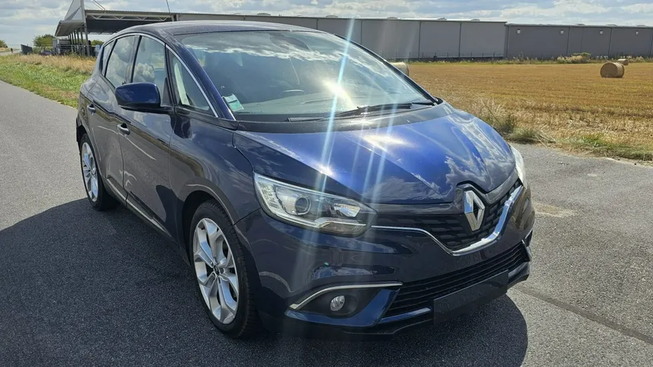 RENAULT Scenic -
