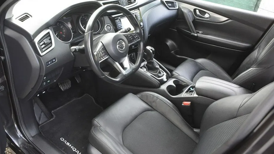 NISSAN Qashqai -