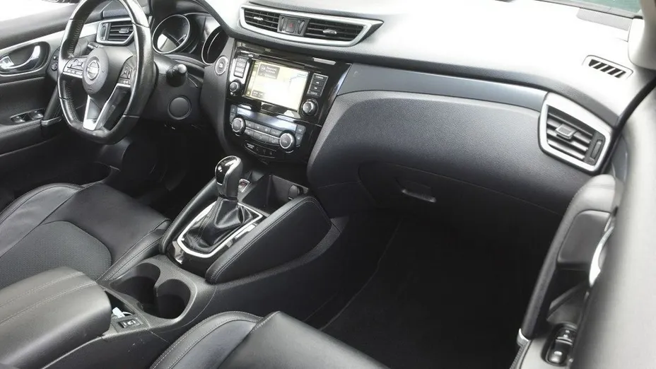 NISSAN Qashqai -