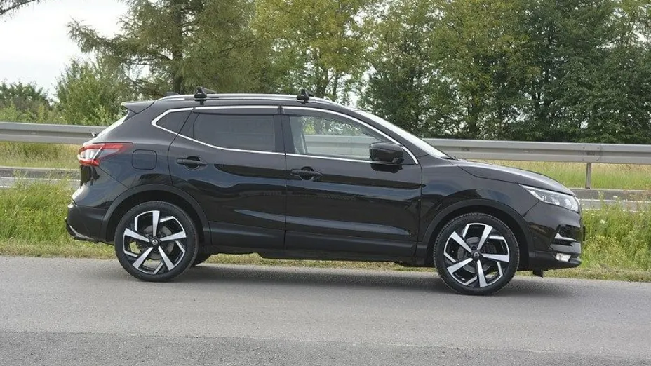 NISSAN Qashqai -