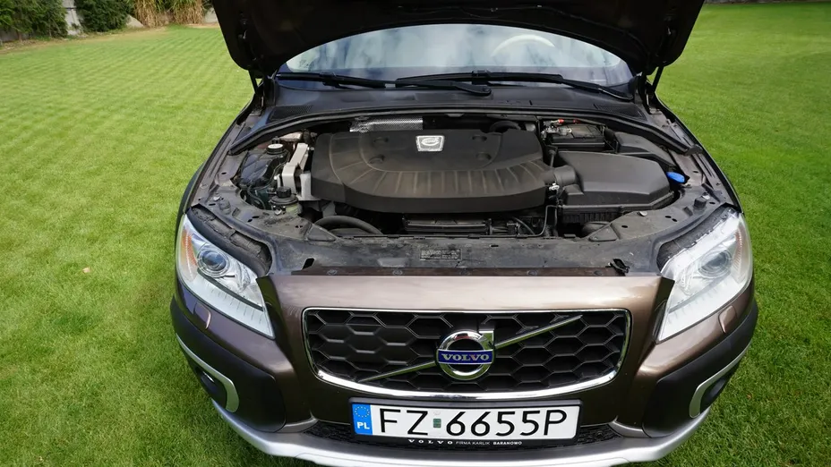 VOLVO XC70 -