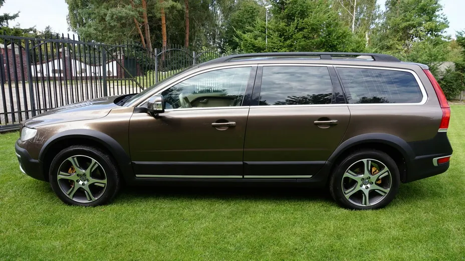 VOLVO XC70 -