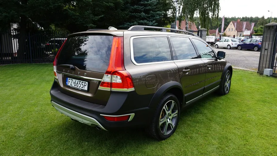 VOLVO XC70 -