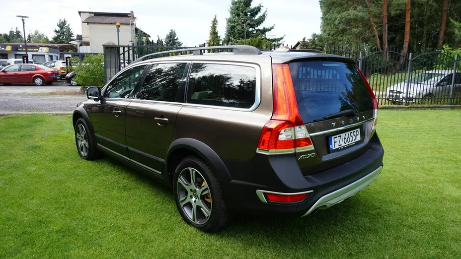 VOLVO XC70 -