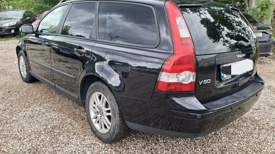 VOLVO V50 -