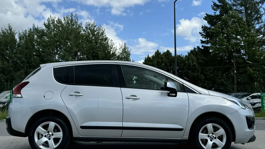 PEUGEOT 3008 -