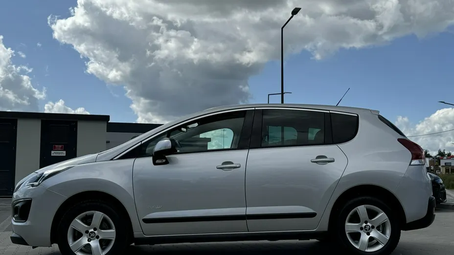 PEUGEOT 3008 -