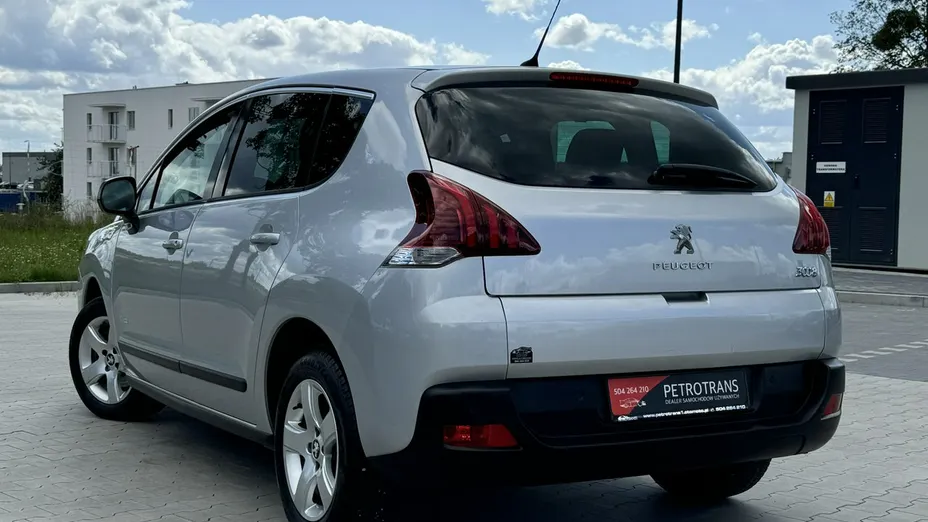 PEUGEOT 3008 -