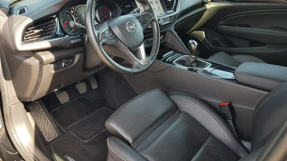 OPEL Insignia -