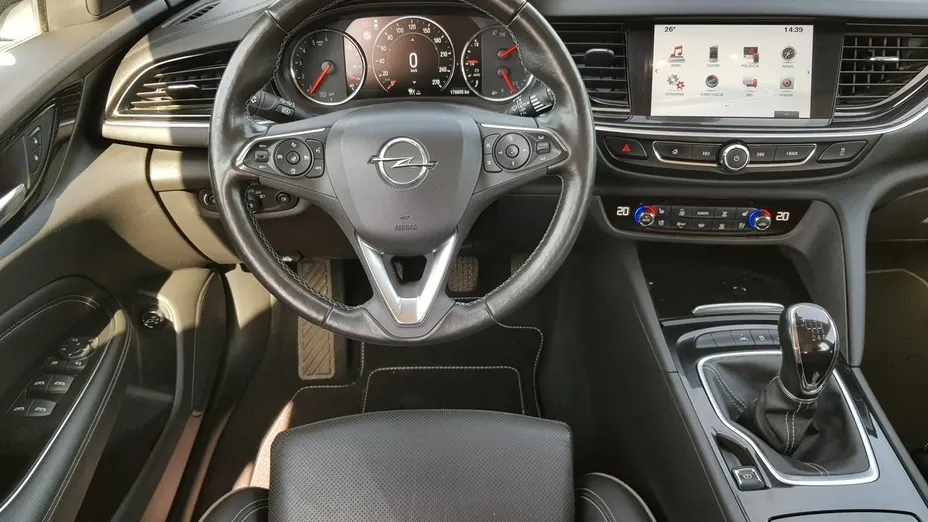 OPEL Insignia -