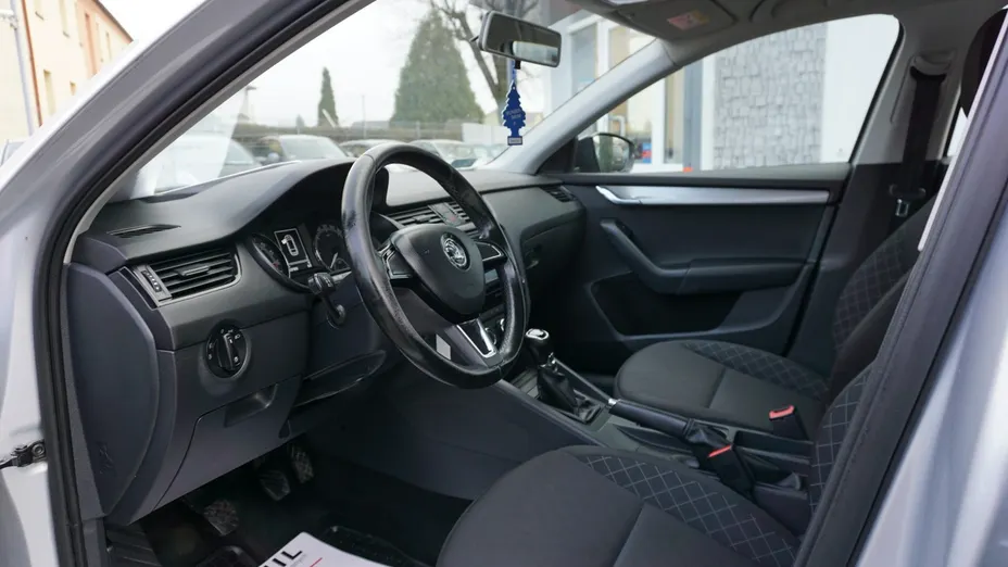 SKODA Octavia -