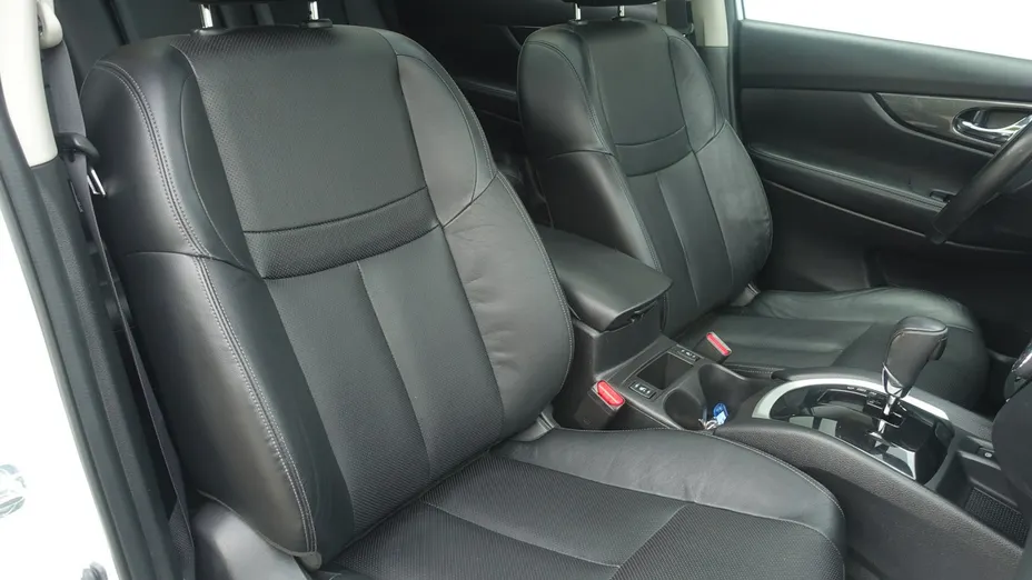 NISSAN X-Trail -