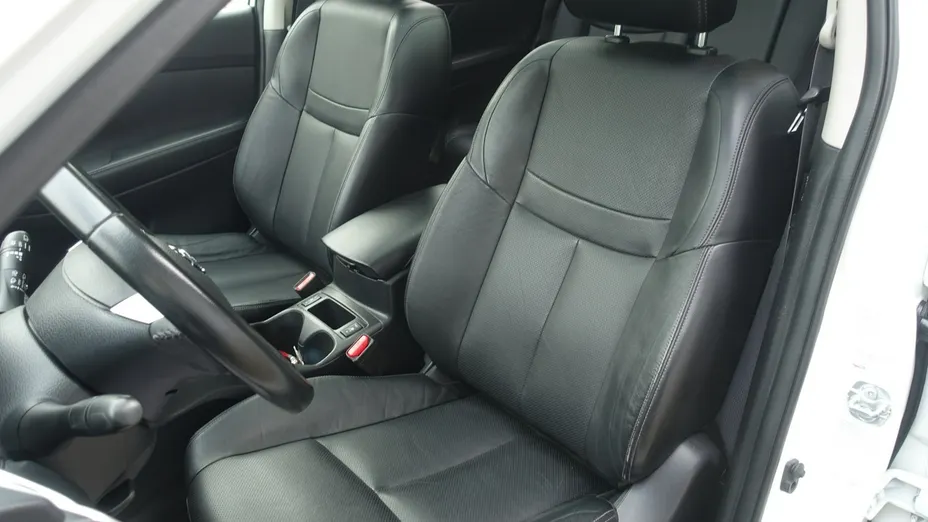 NISSAN X-Trail -