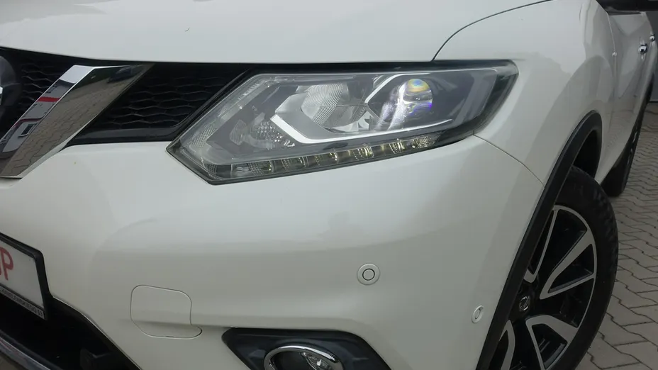 NISSAN X-Trail -
