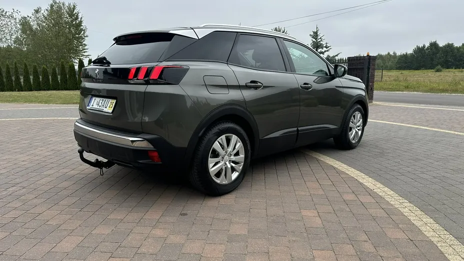 PEUGEOT 3008 -