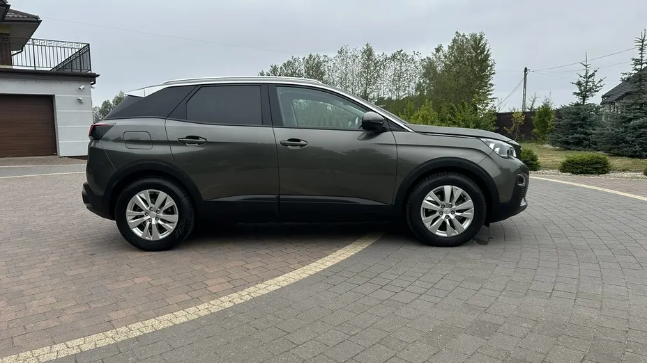 PEUGEOT 3008 -