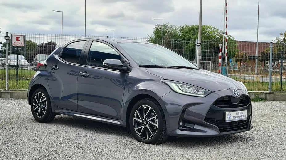TOYOTA Yaris -