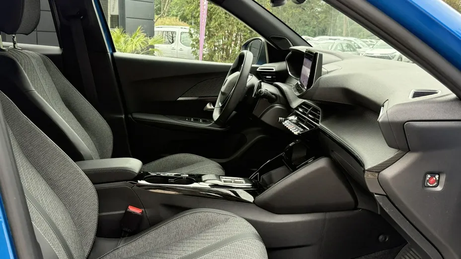 PEUGEOT 2008 -