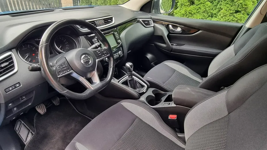 NISSAN Qashqai -