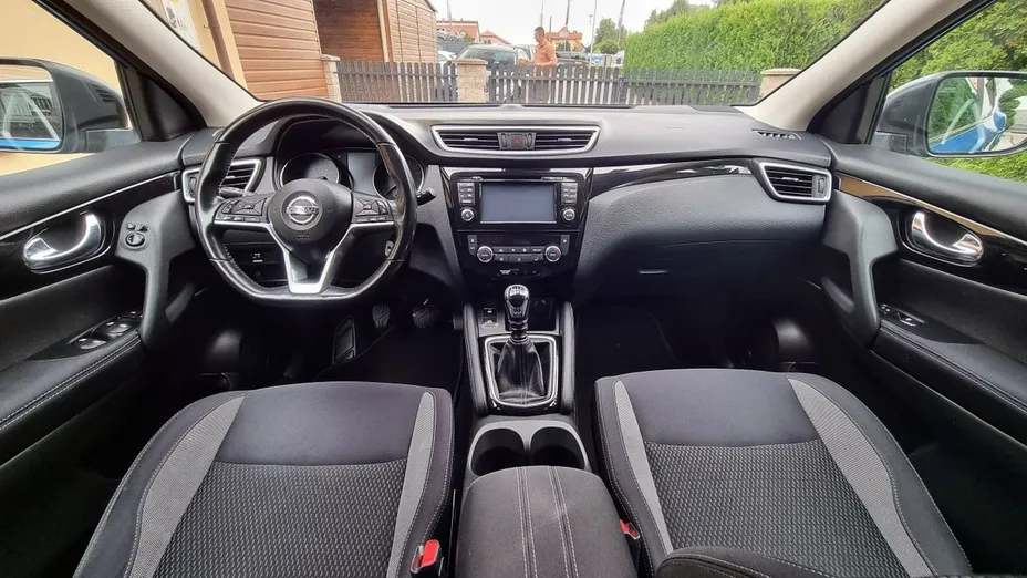 NISSAN Qashqai -