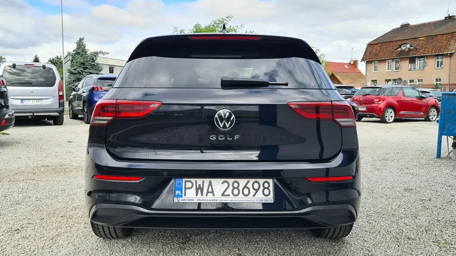VOLKSWAGEN Golf -
