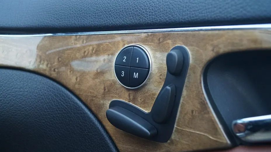 MERCEDES-BENZ E Klasa -