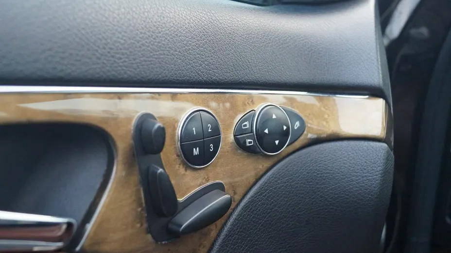 MERCEDES-BENZ E Klasa -