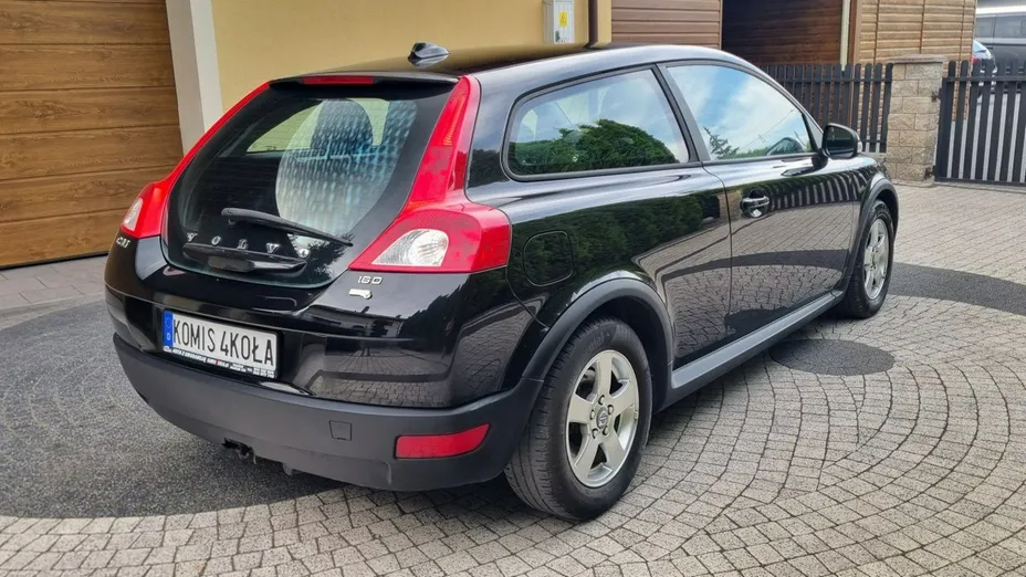 VOLVO C30 -