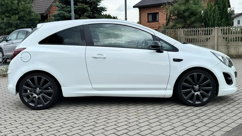 OPEL Corsa -