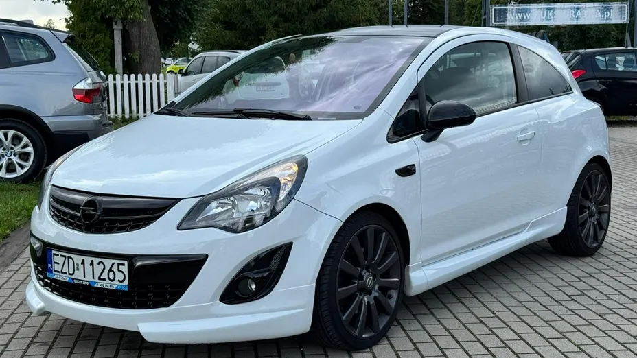 OPEL Corsa -