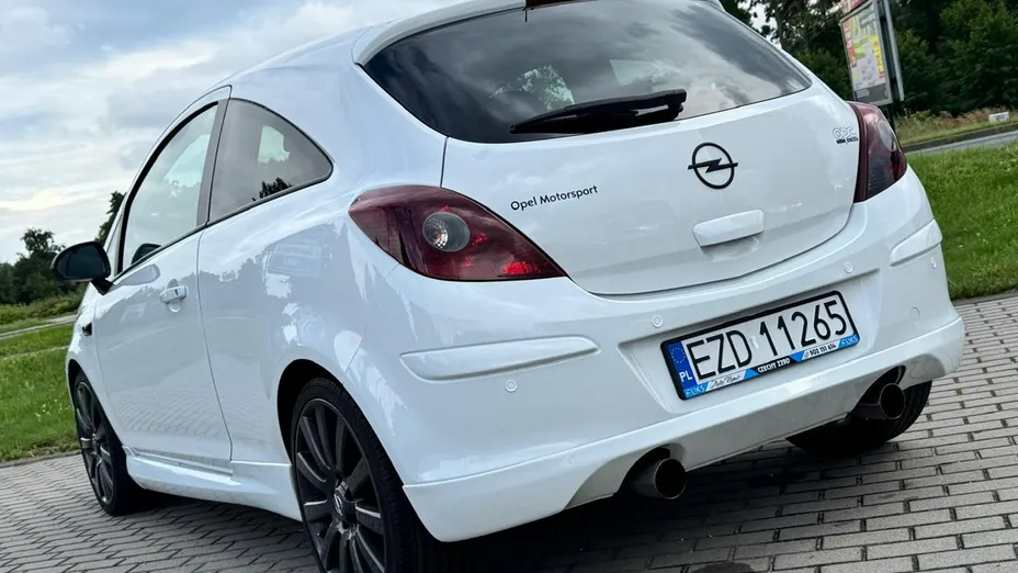 OPEL Corsa -