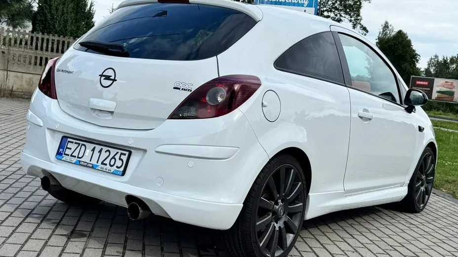 OPEL Corsa -