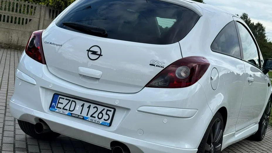 OPEL Corsa -