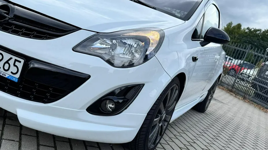 OPEL Corsa -