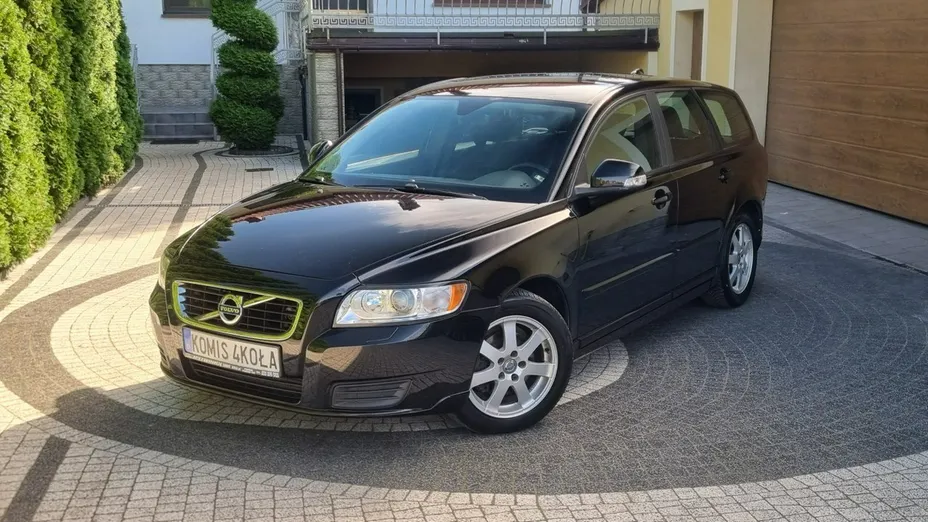 VOLVO V50 -
