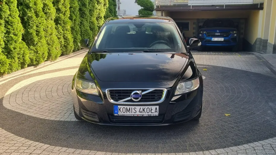VOLVO V50 -