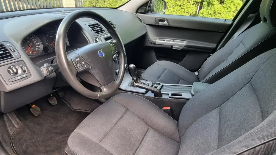VOLVO V50 -