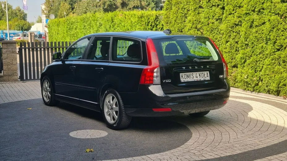 VOLVO V50 -