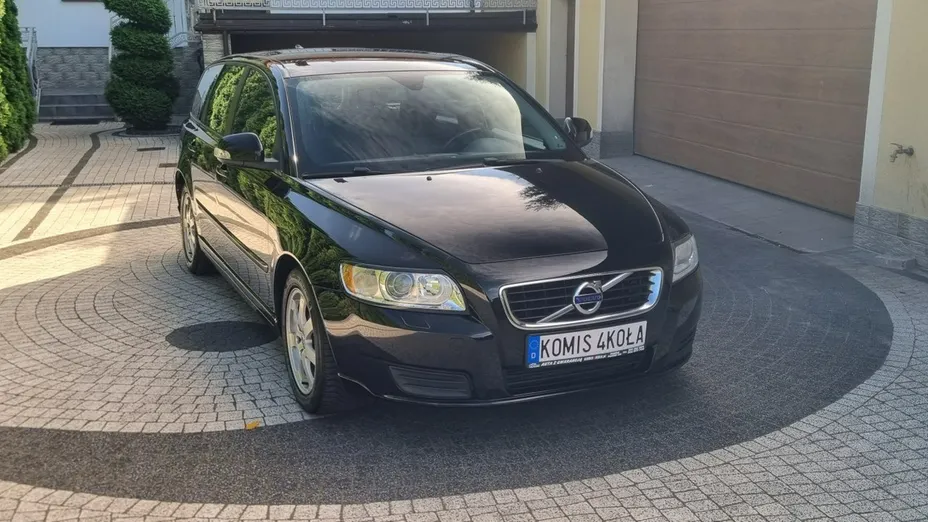VOLVO V50 -