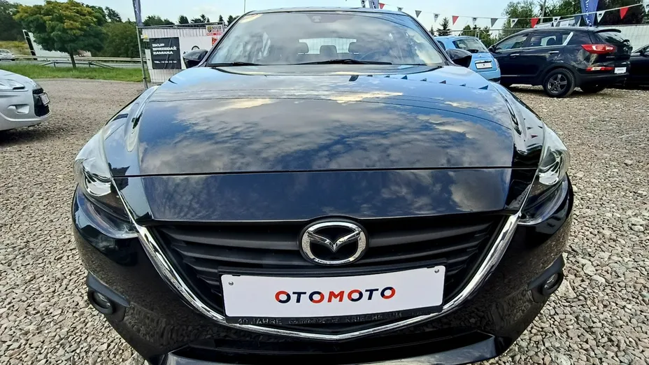 MAZDA 3 -