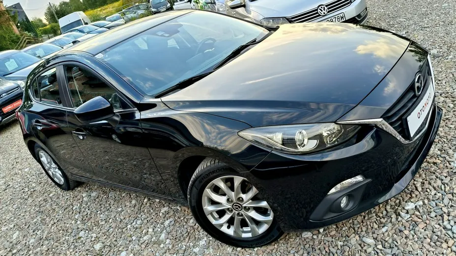 MAZDA 3 -