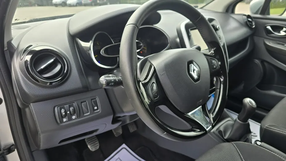 RENAULT Clio -