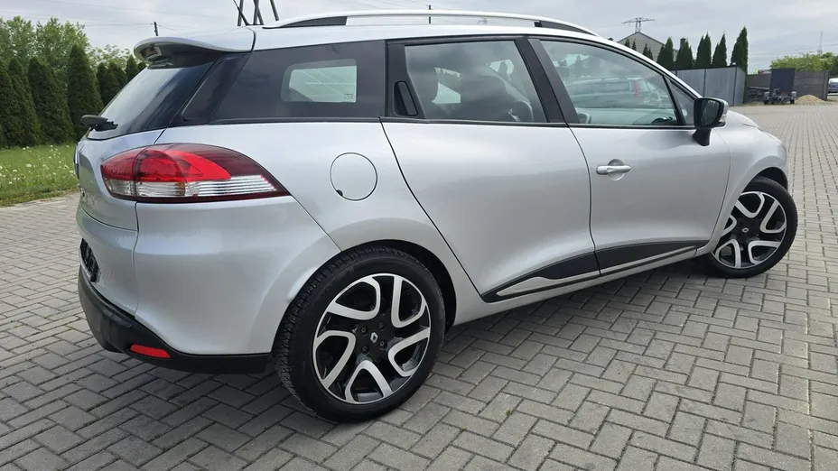 RENAULT Clio -
