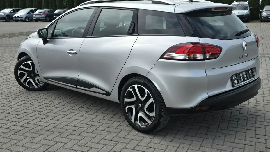 RENAULT Clio -
