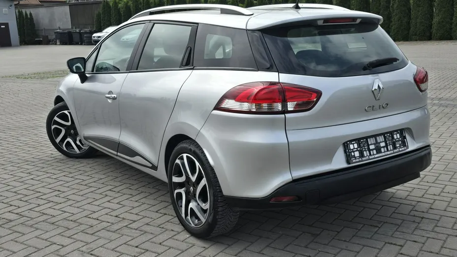 RENAULT Clio -