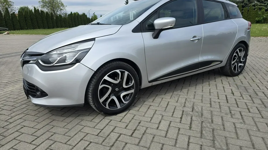 RENAULT Clio -