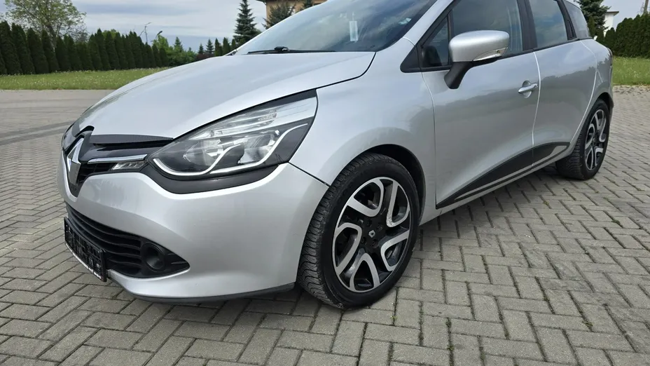 RENAULT Clio -