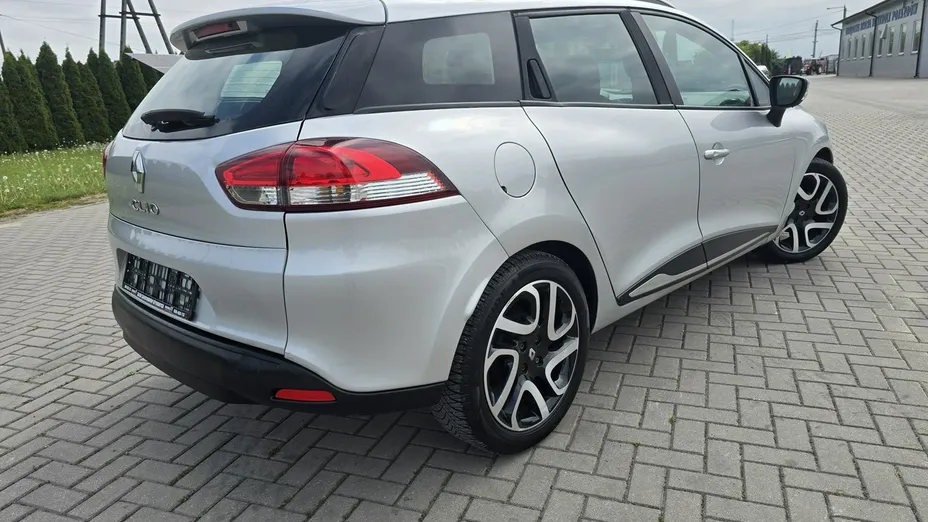 RENAULT Clio -