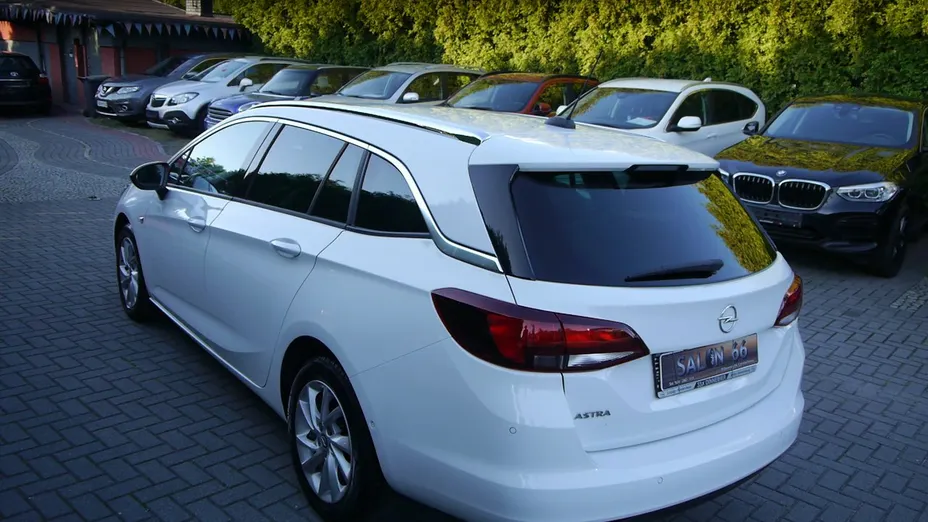OPEL Astra -